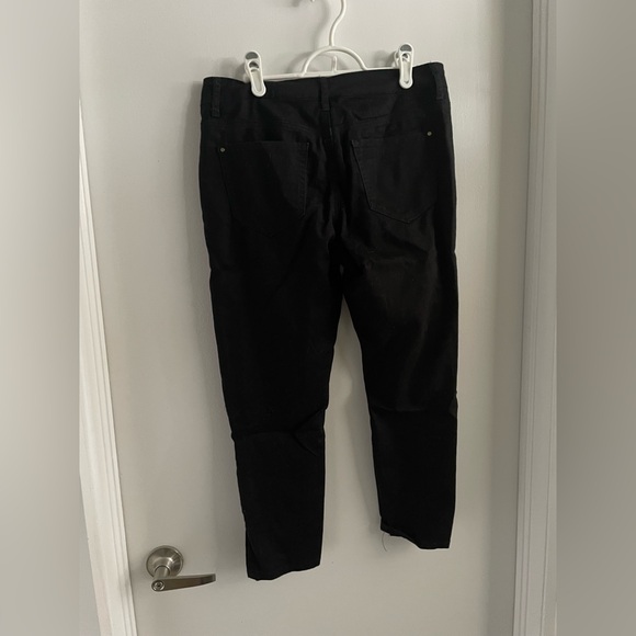 RW&CO. Natalie Black Jeggings with Gold Button - Picture 3 of 3